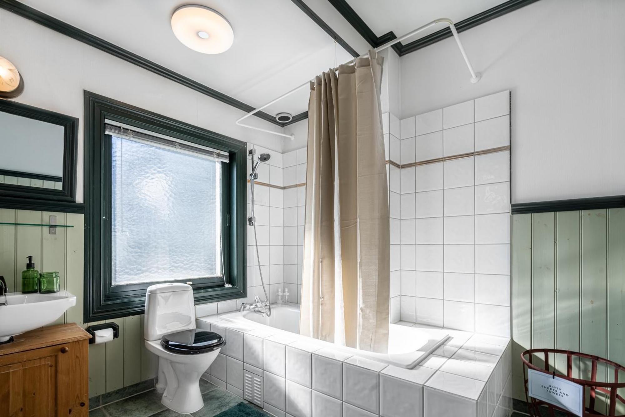 Sunny Apartment In Alesund City Exteriör bild