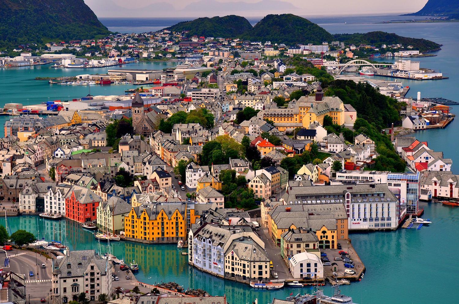 Sunny Apartment In Alesund City Exteriör bild