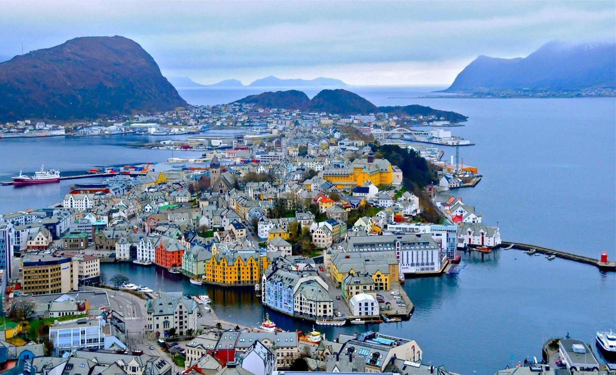 Sunny Apartment In Alesund City Exteriör bild